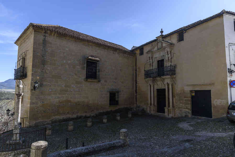 Málaga - Ronda 061 - palacio de los marqueses de Salvatierra.jpg